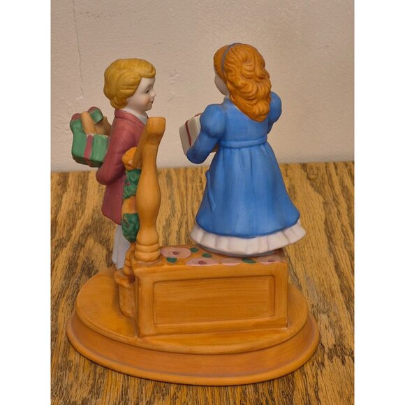 Christmas Memories 1984 Plate & Figurine Set - Fourth Edition By Avon Products - - Picture 9 of 10